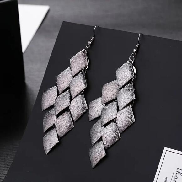 Unbranded Jewelry - NEW Black Tassel Earrings – Multi-Layered Hollow Gold Leaf Geometric Dangle